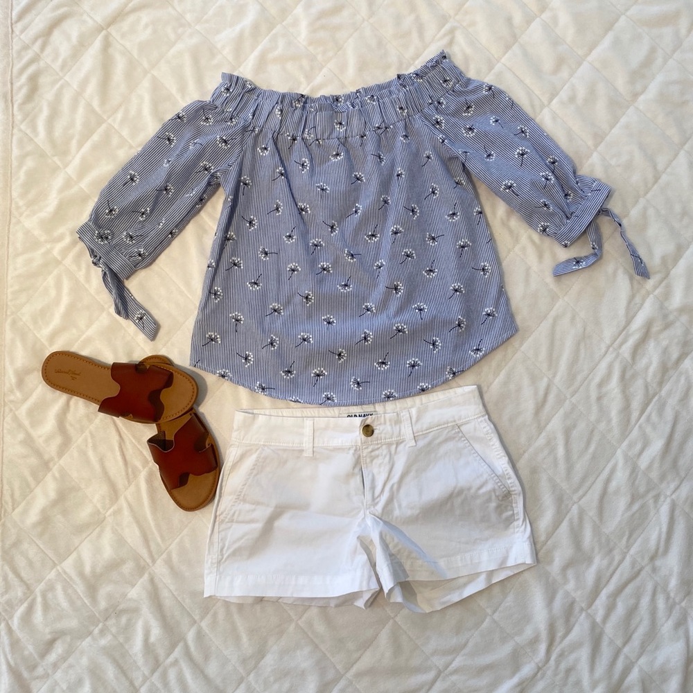 ☀️ Off the shoulder blue & white striped blouse ☀️